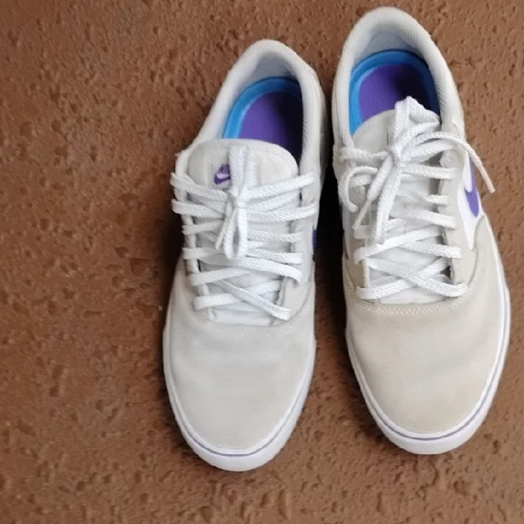 Nike Cream and Purple Sneakers - Picture 10 of 10